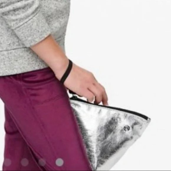 NEW Lululemon Ivivva Luminous Accessory Bag, Women’s Travel Hand Pouch G1 - Picture 1 of 5